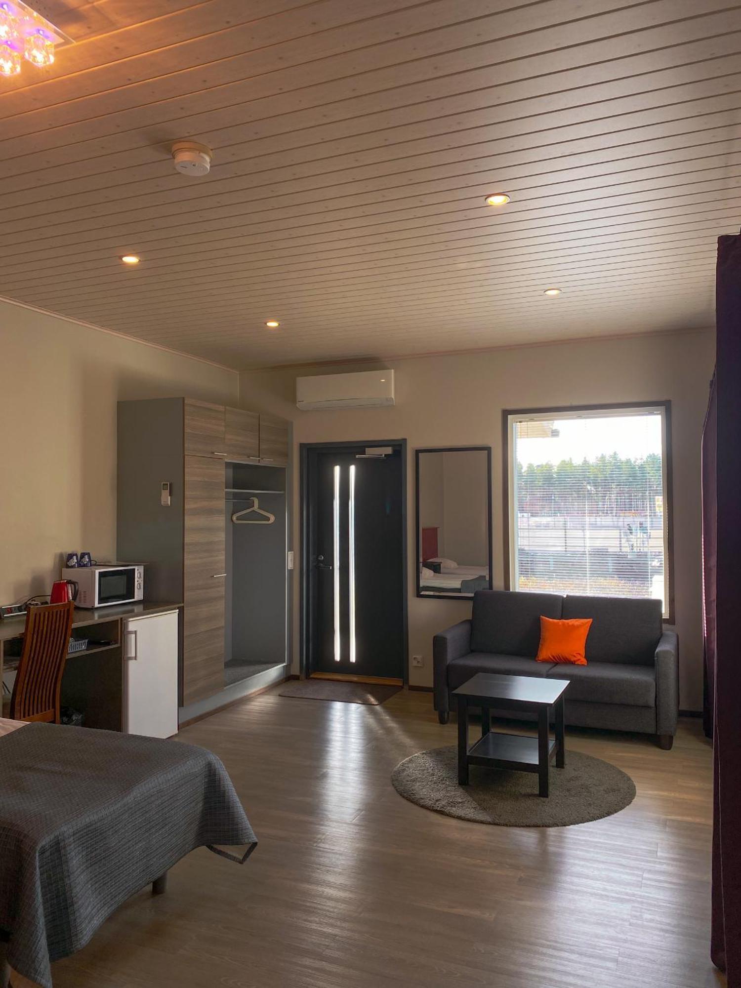 Hotel Safarimajoitus Kalajoki Habitación foto